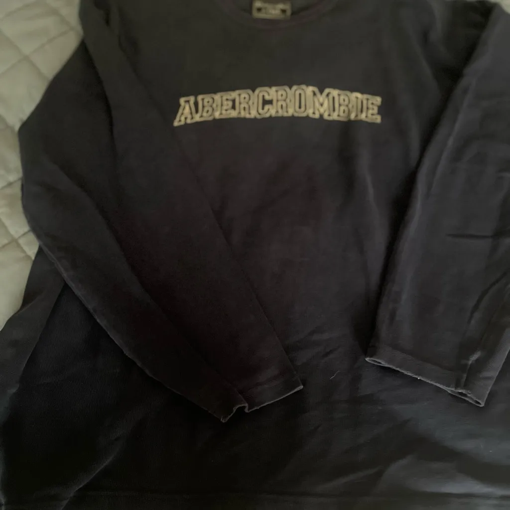 Vintage Y2K Abercrombie & Fitch navy heavyweight Tshirt. Size XL - Image 2