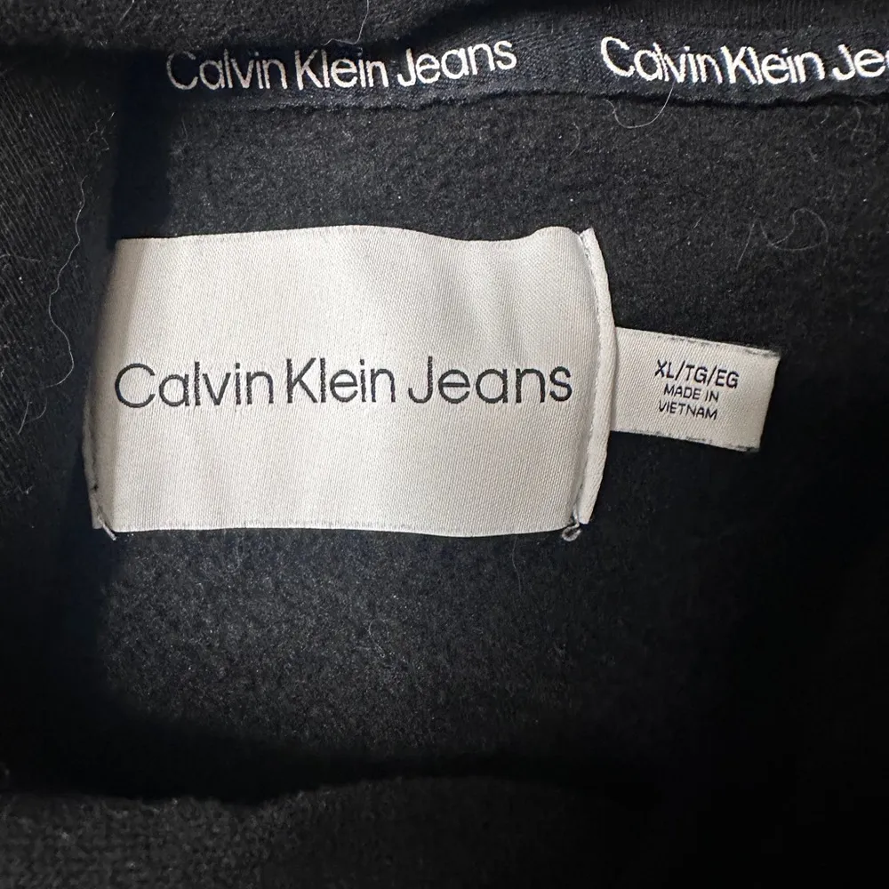 Calvin Klein Black Hooded Sweatshirt size XL - Image 5
