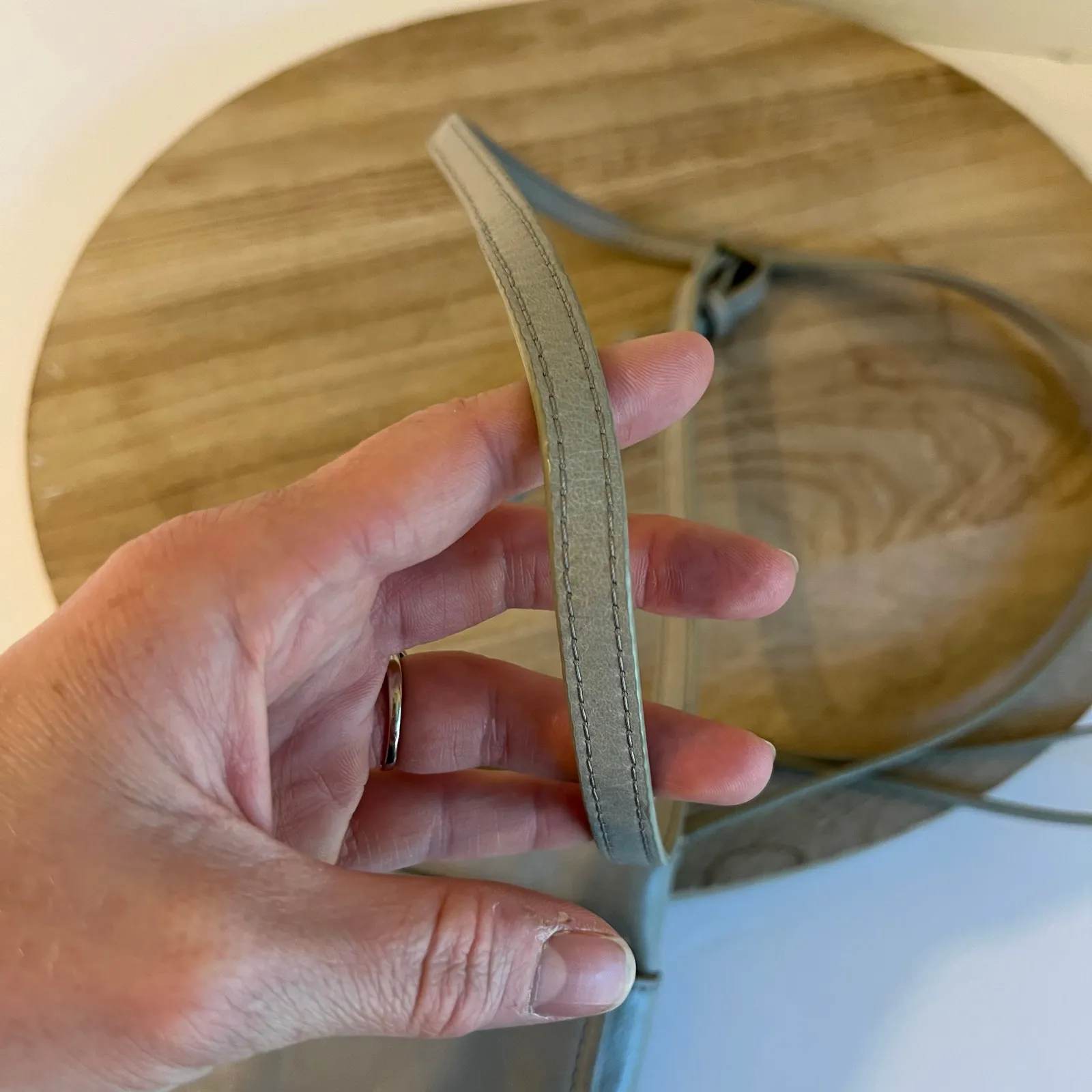 HOBO Amble Light Ash Gray Genuine Leather Mini Wallet Crossbody Bag - Image 12