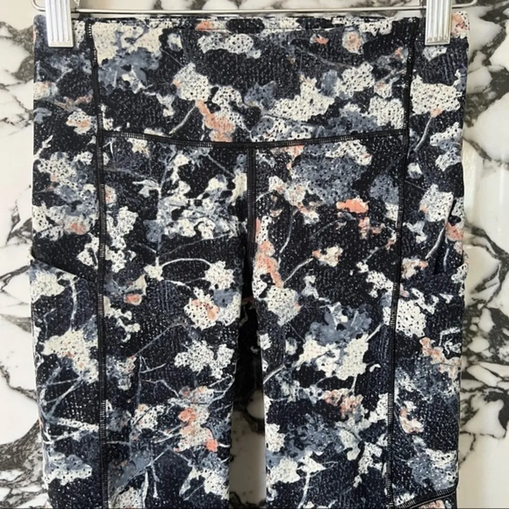 Lululemon  Speed Up tight 21 in. Spring Bloom - Image 6