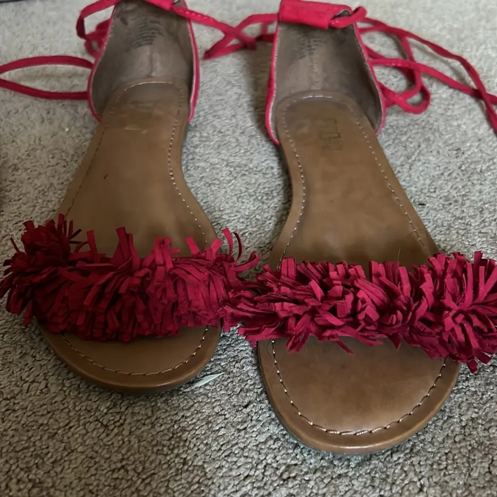 Red tie up ankle sandals Size 9 - Image 2