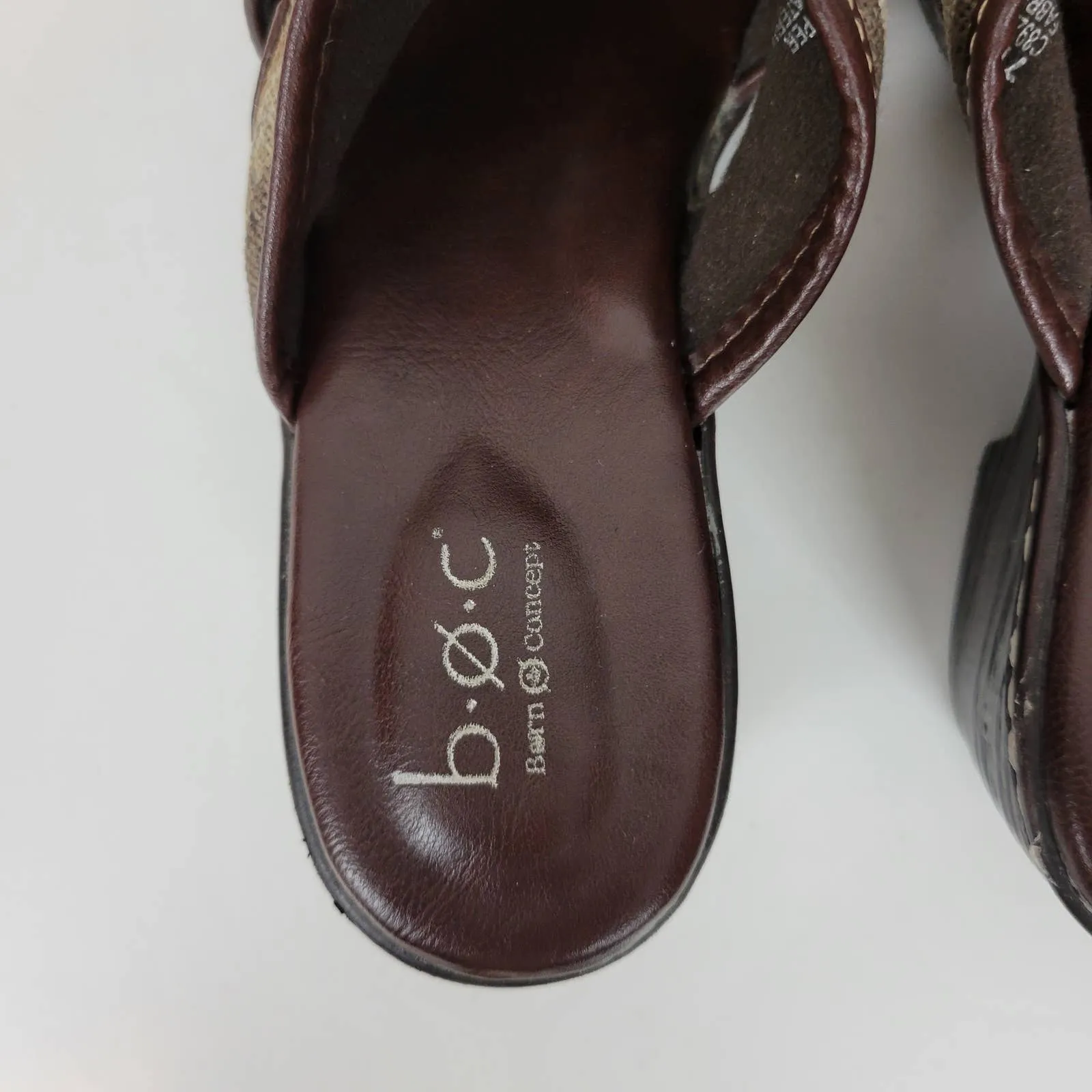 B.O.C Born Womens Shoes Size 7 Brown Gray Striped Canvas Slip On Clog‎ Mules - Image 2