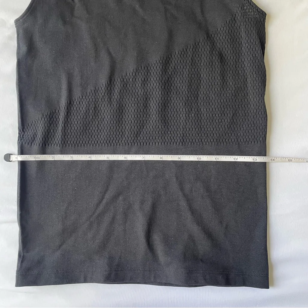 Under Armour Fitted HeatGear Workout Tank - Image 8