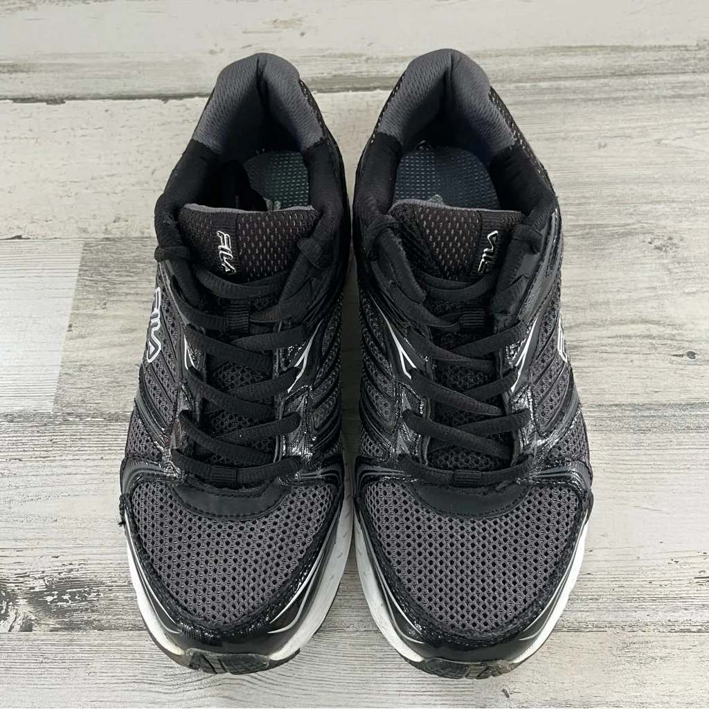 Fila Black and White Athletic Shoes - Image 3