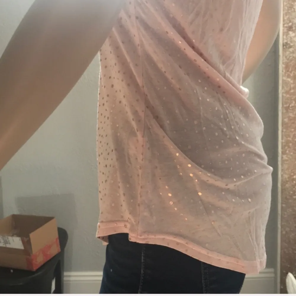  t shirt peach and gold speckle  small - Image 2