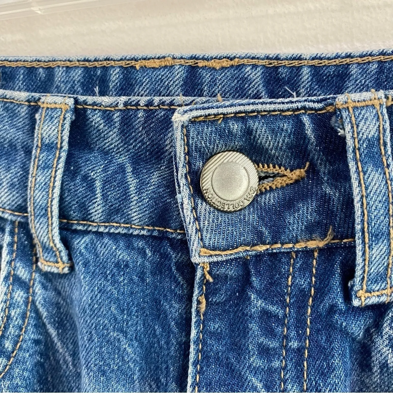 Zara High Rise Straight Leg Ripped Jeans Size 4 100% Cotton Mom Fit Cropped - Image 5