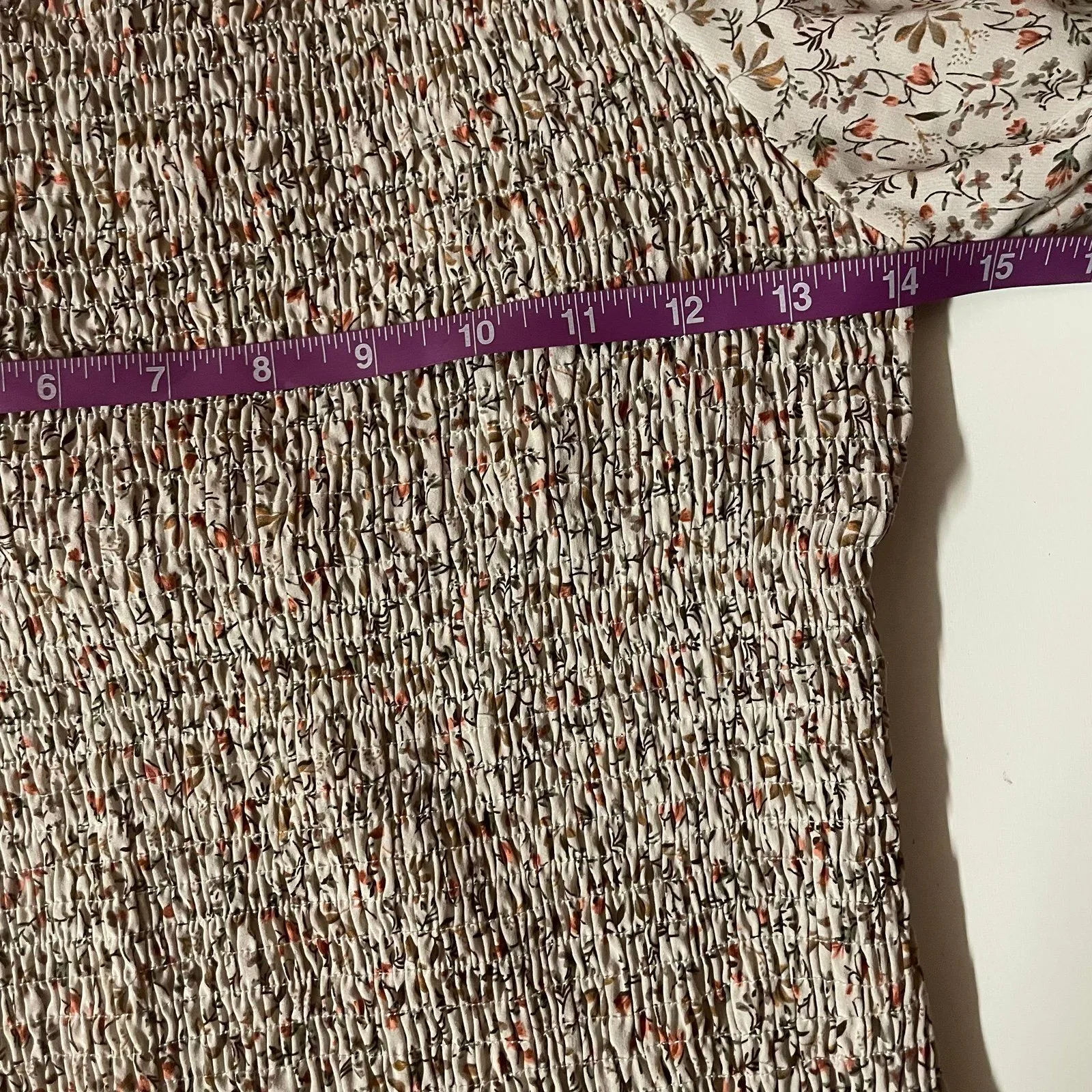 Blush Beige Floral Smocked Bodycon Mini Dress Size L GUC - Image 6