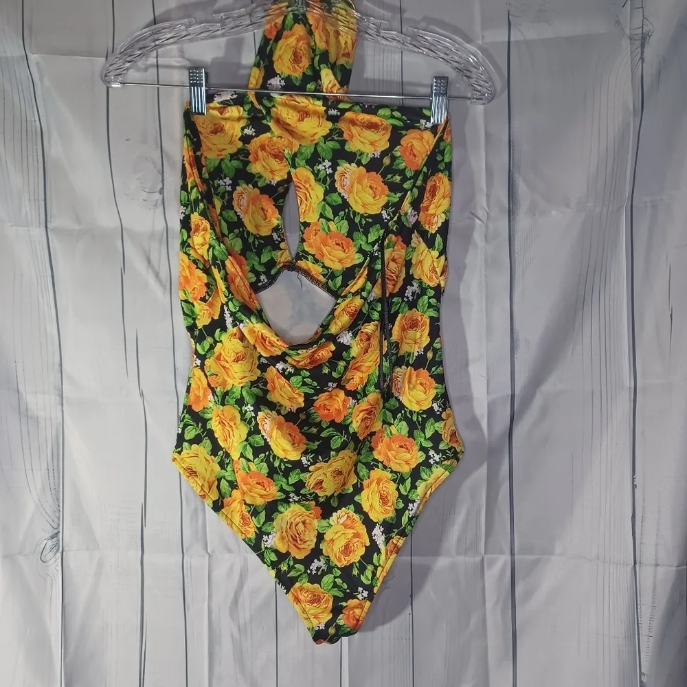 Zara halter style floral with open back bodysuit NWT - Image 4