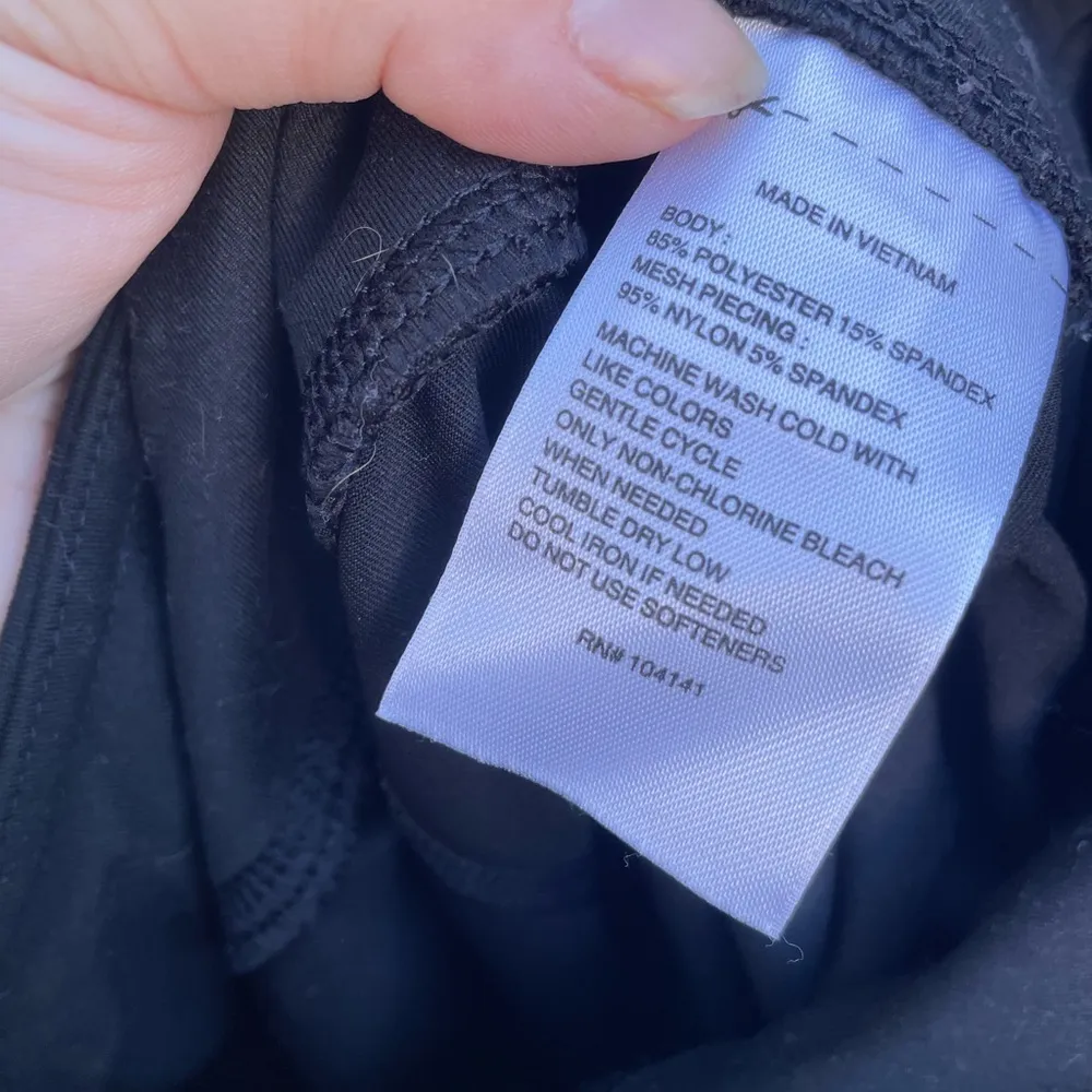 REEBOK CROPPED BLACK MESH LEGGINGS - Image 4