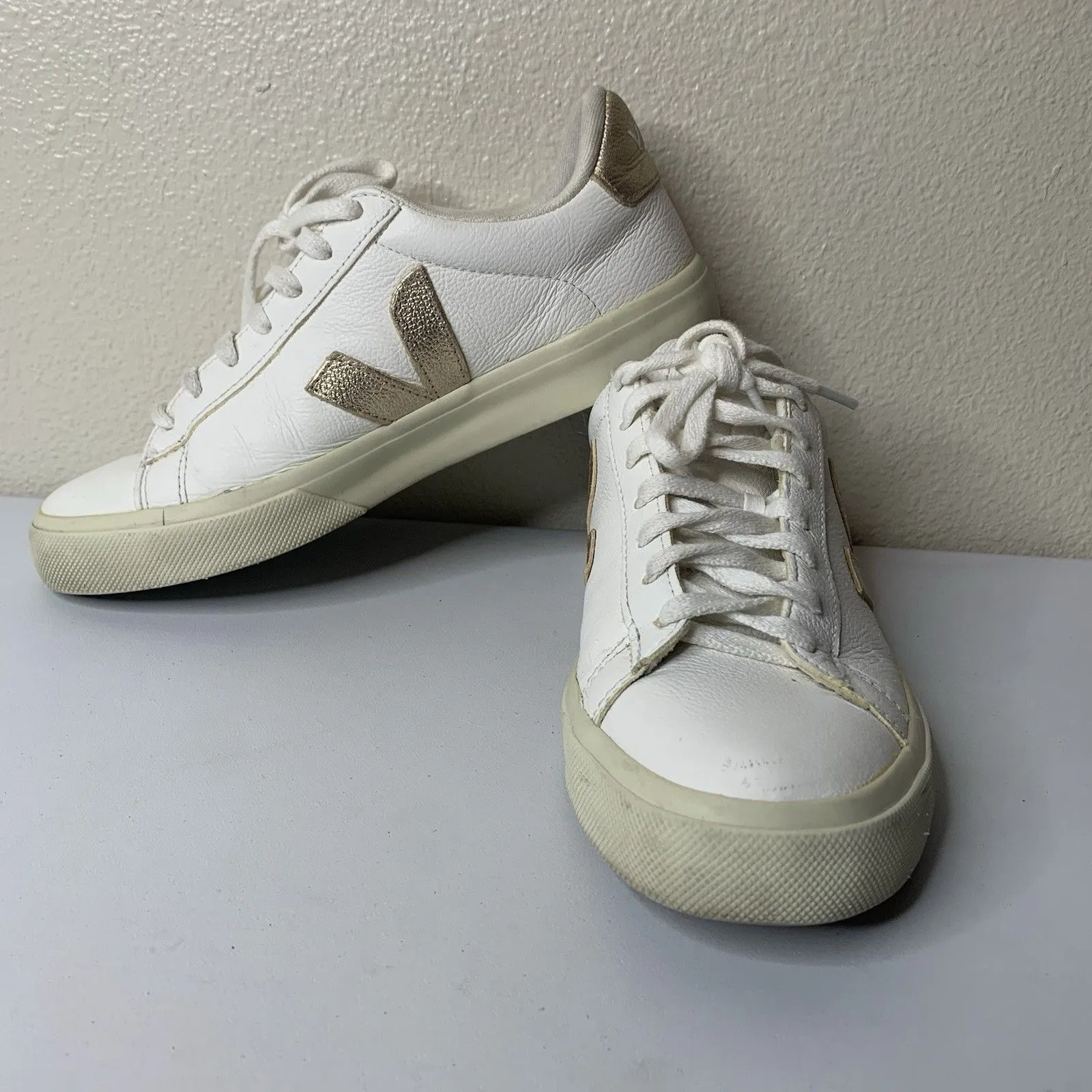Veja V-10 White Pink Metallic Sparkle Women’s Sz 9 Sneakers Shoes - Image 2
