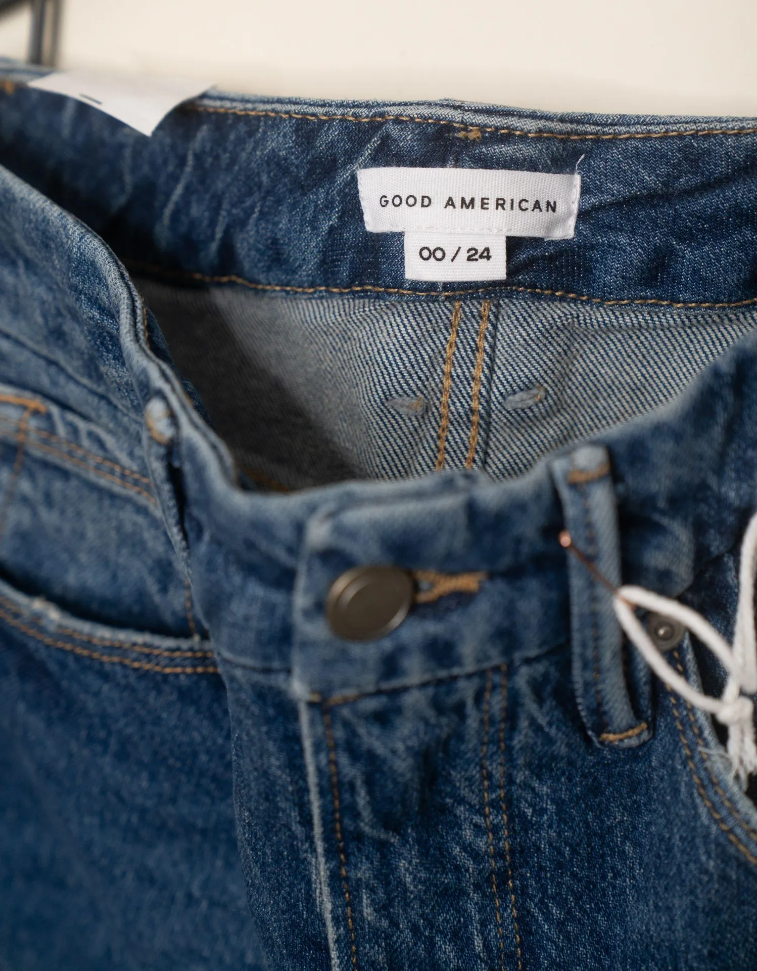 Good Classic High Rise Raw Hem Jeans in Blue940 - Size 00 / 24 NWT - Image 4