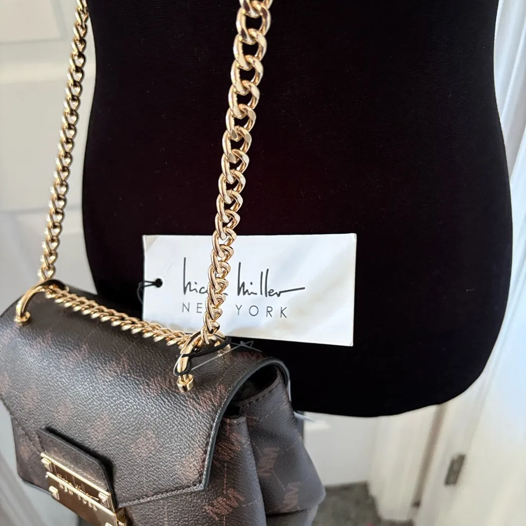 Nicole Miller NWT faux leather crossbody chain brown logo purse - Image 14