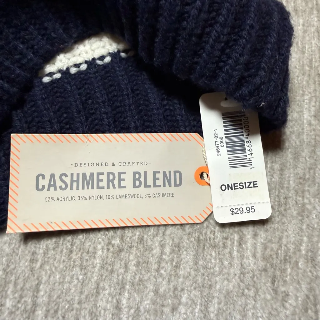 GAP Navy and Cream Knit Beanie Cashmere  blend - Image 5