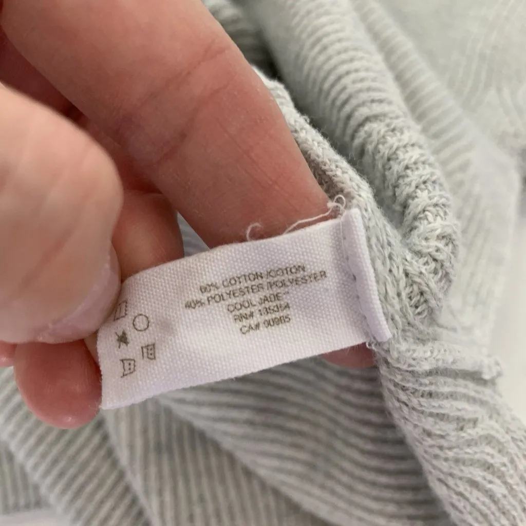 Skin Sweater Medium Gray V Neck Long Sleeve Minimal Cozy Basic‎ - Image 4