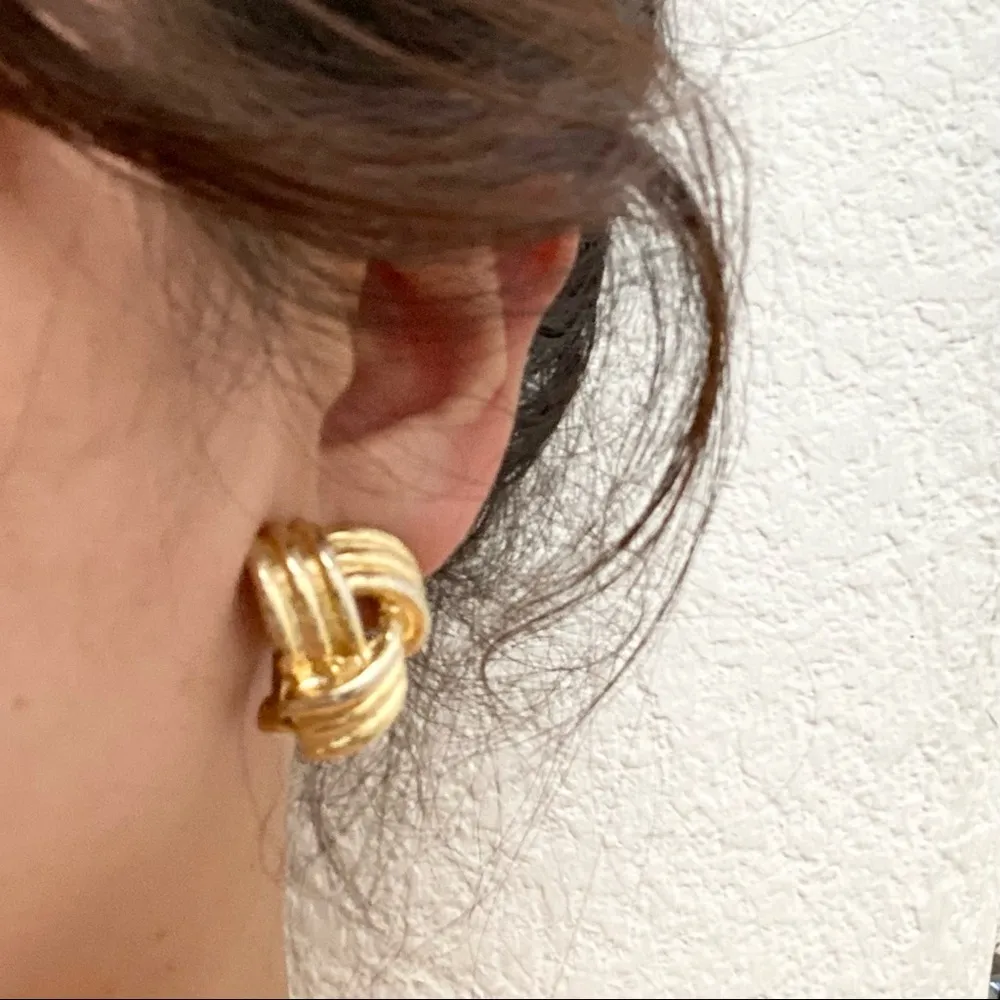 Vintage Unsigned Gold - Image 2