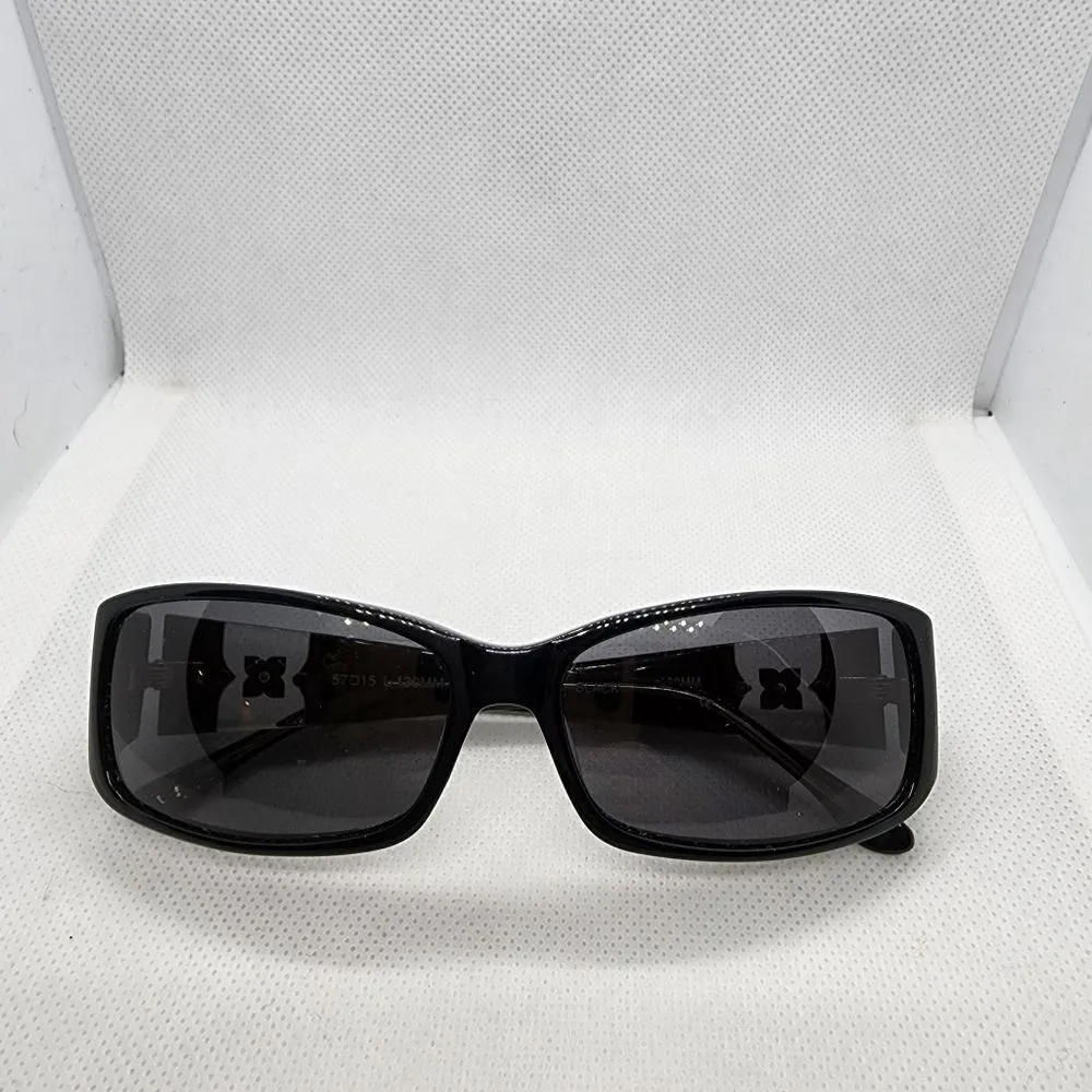 BCBGMaxAzria Joy Black Sunglasses - Image 2