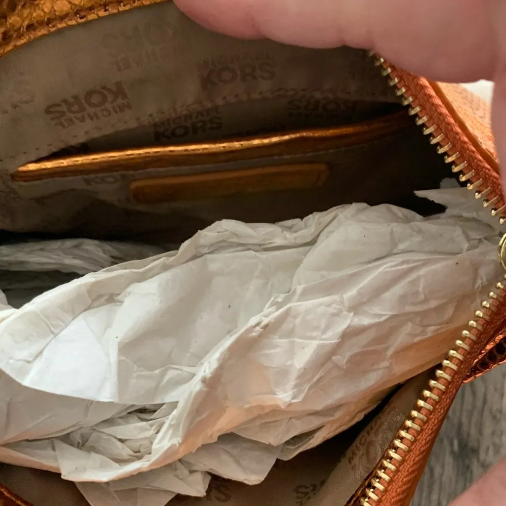 MICHAEL KORS clutch/wristlet - Image 5