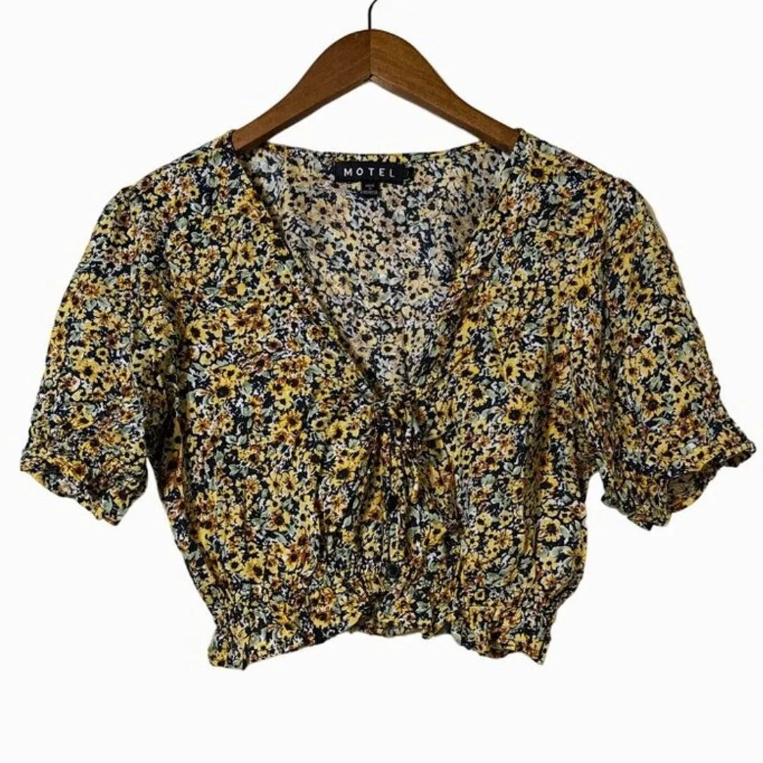 Motel Aley · Large · Yellow Ditsy Floral · Puff Sleeve · Cropped Tie Front Top - Image 2