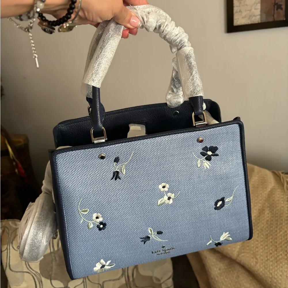 Authentic KATE SPADE floral Thick Canvas/pebbled leather 3 compart. Satch/crosby - Image 5