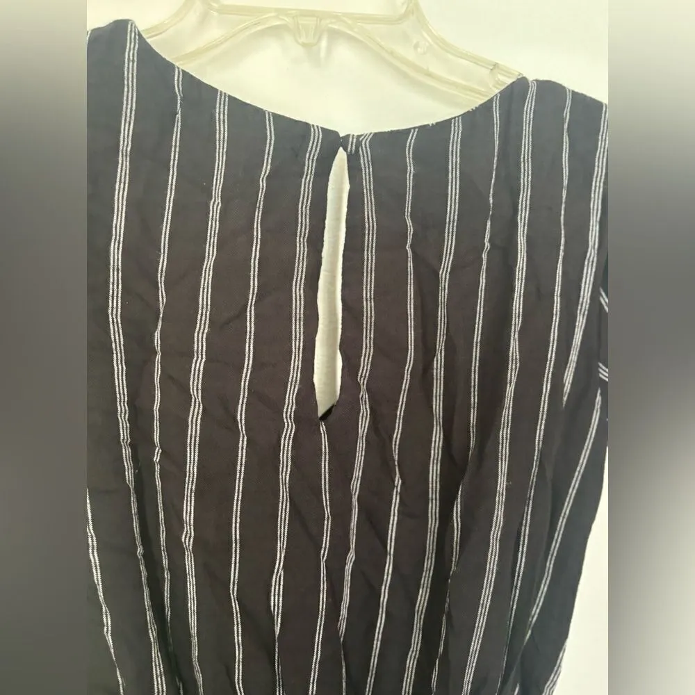 Abercrombie black pinstripe short sleeve jumpsuit size XS - Image 7