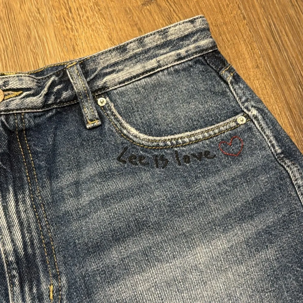 Lee Women's Cut off shorts Lee is Love Heart Detail Size 31 M Y2K hippie peace - Image 3