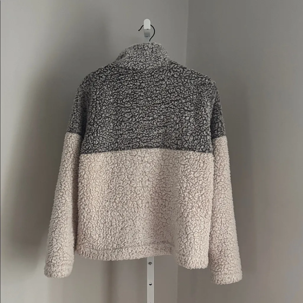 Love Tree Gray and Cream Sherpa Quarter Zip Faux Sherpa Fleece Jacket Size Large - Image 6