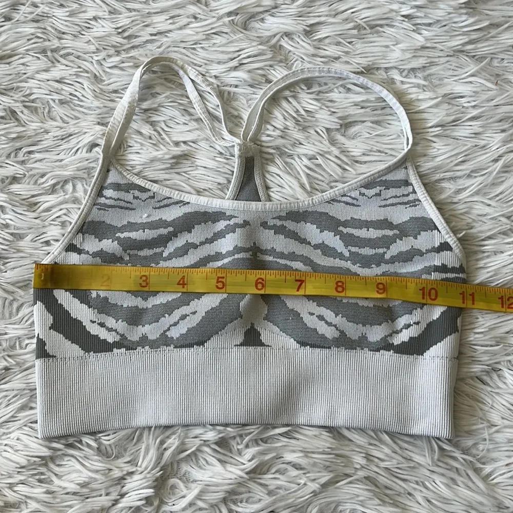 Spiritual Gangster Women’s Gray zebra print yoga Sports bra size XS/S Nwot - Image 3