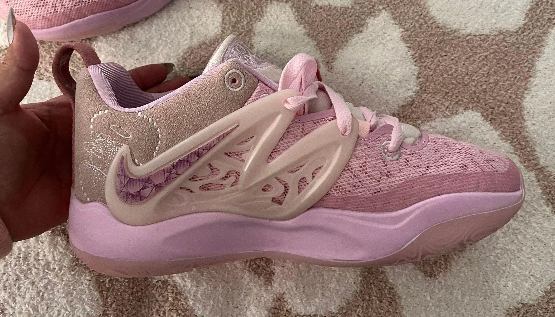 Pink Basketball Shoes - Image 9