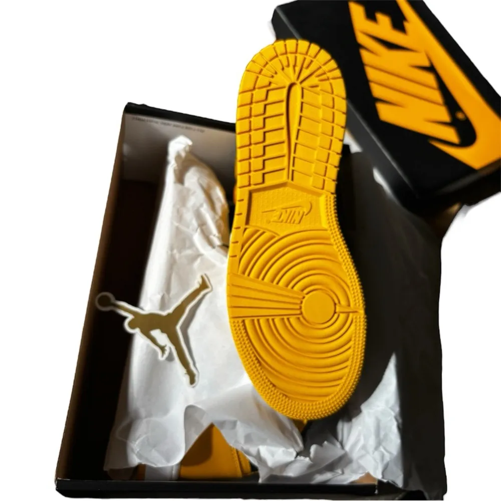 NEW Nike Air Jordan 1 Retro High OS GS Pollen Size 5.5Y / W 7 - Image 6