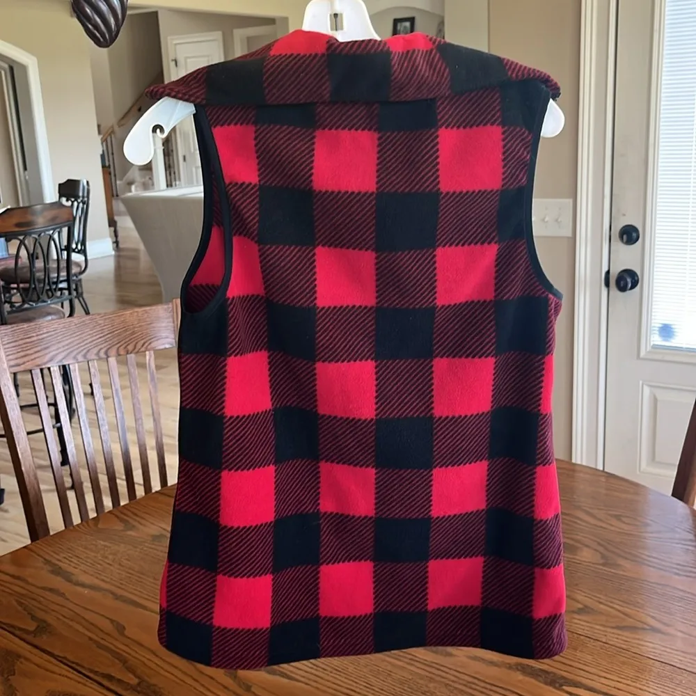 Comfy Red and Black Buffalo Check Fleece Vest - Image 9