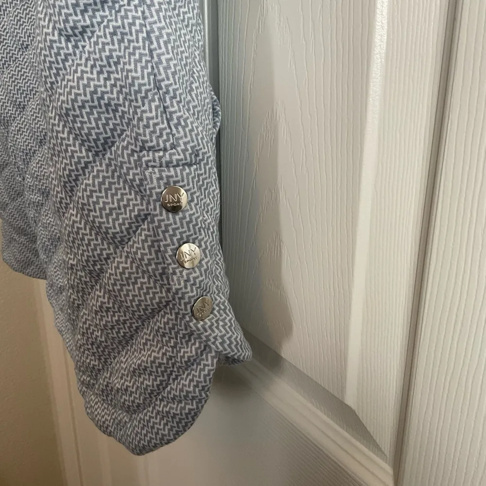 Jones New York woman’s Quilted Pullover Sweater size medium - Image 8