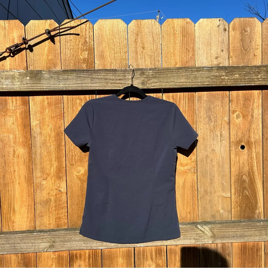 FIGS Catarina One-Pocket V-neck Short Sleeve Scrub Top quiet navy size XXS - Image 7