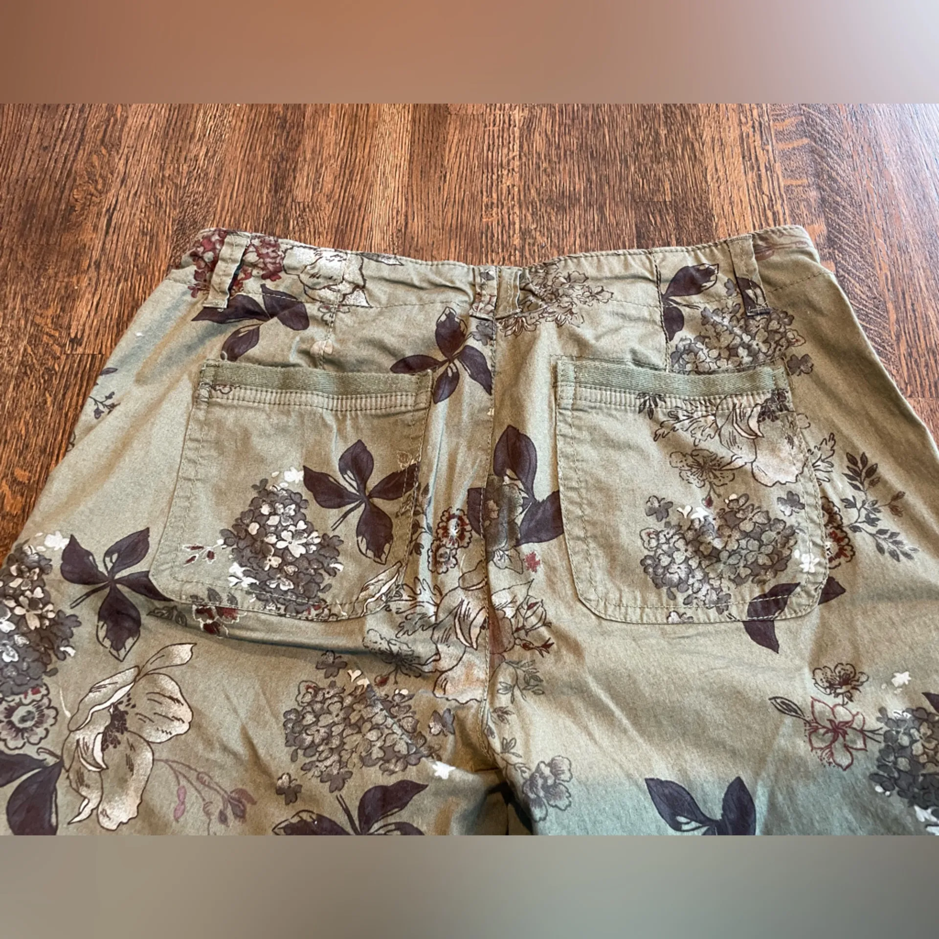 Democracy Green Floral ¨Flex¨ ellent Pants - Size 2 - Image 5