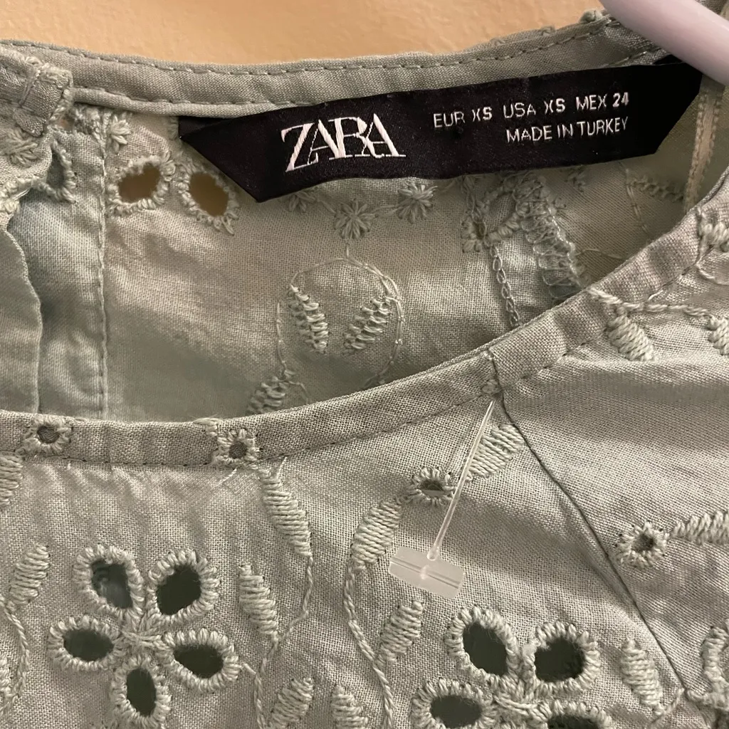 Zara Embroidered Eyelet Blouse  Mint Green 3/4 Sleeves Floral Cutout XS - Image 8