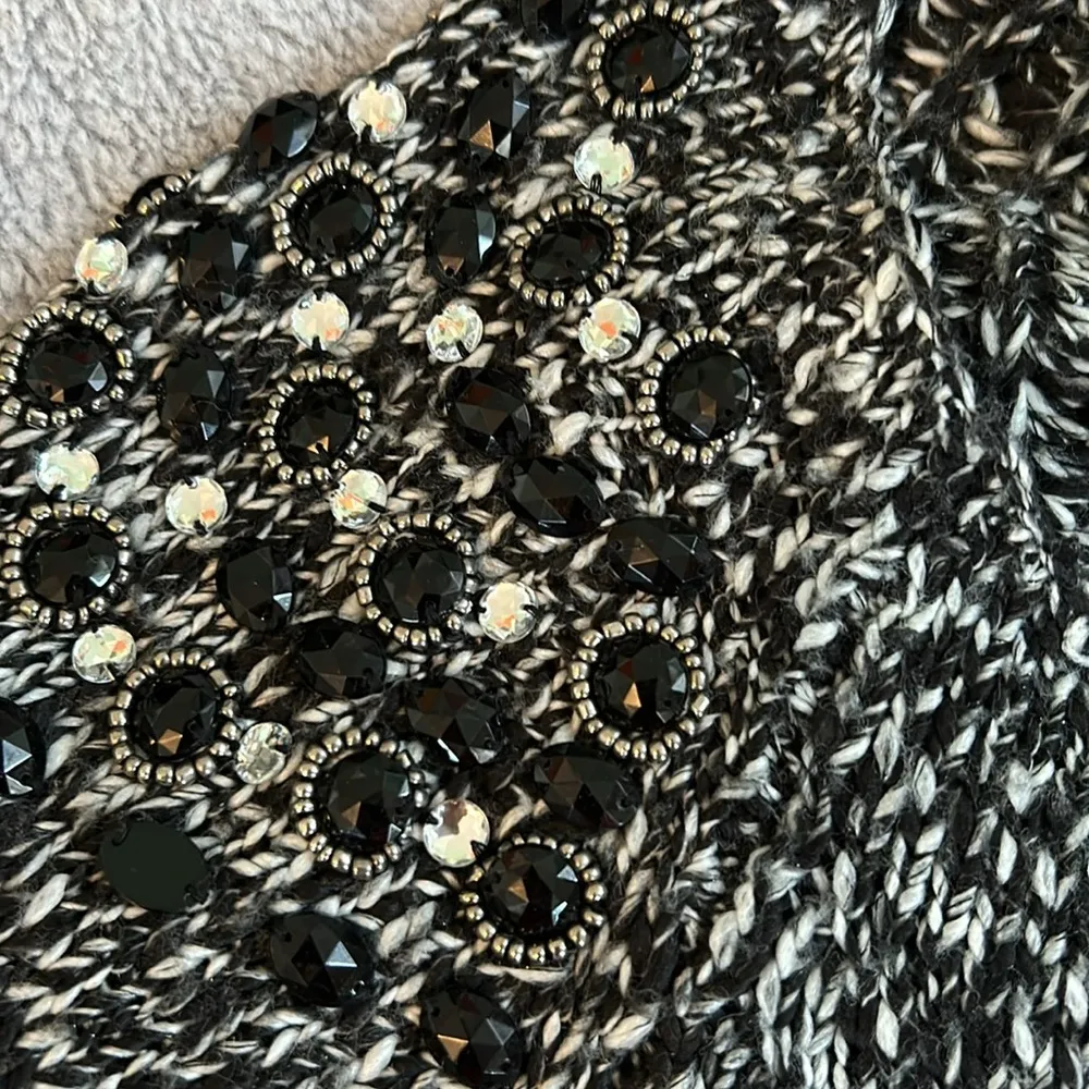 Boston Proper marled knit sweater tunic with rhinestone shoulders - Size L - Image 6