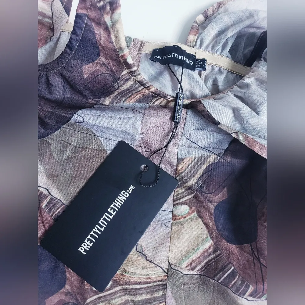 Prettylittle Thing Beige Woven Abstract Print Underbust Halterneck Cross Over - Image 7