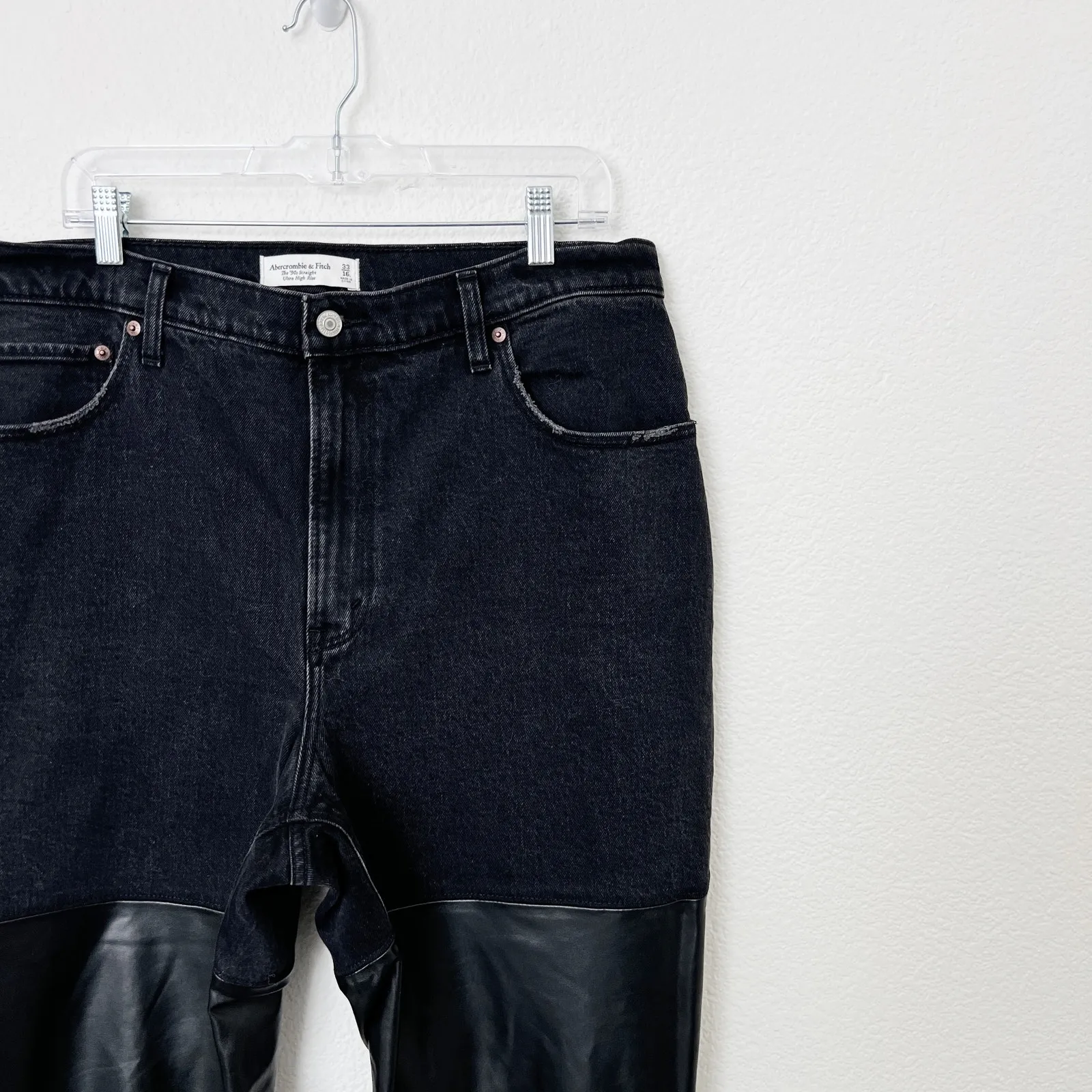 [Abercrombie & Fitch] Black Mixed Fabric 90s Straight Ultra High Rise Jeans 33L - Image 8