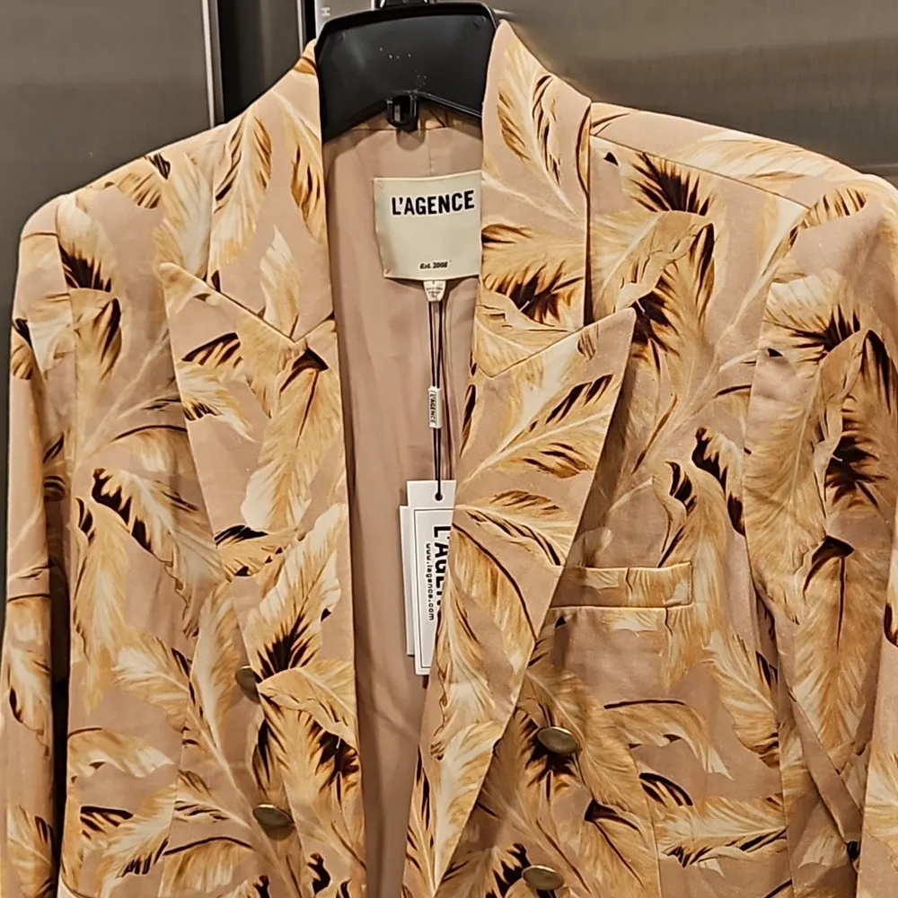 💕L'AGENCE Brooke Double Breasted Crop Blazer Honey Multi Tonal Palm Leaf 6 NWT - Image 13