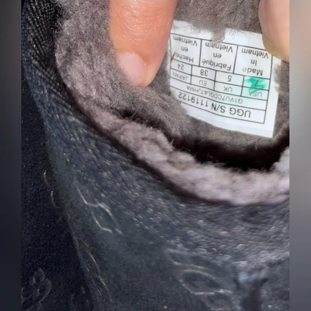 UGG Australia Women's Pearle Embossed Slippers 7 Black Logo Suede Shoes Home - Image 5