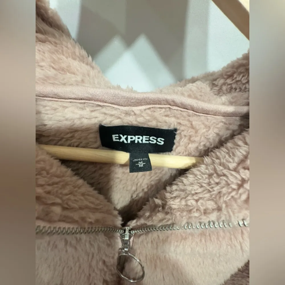 EXPRESS faux-fur crop zip up hoodie pink bell sleeves size medium - Image 7