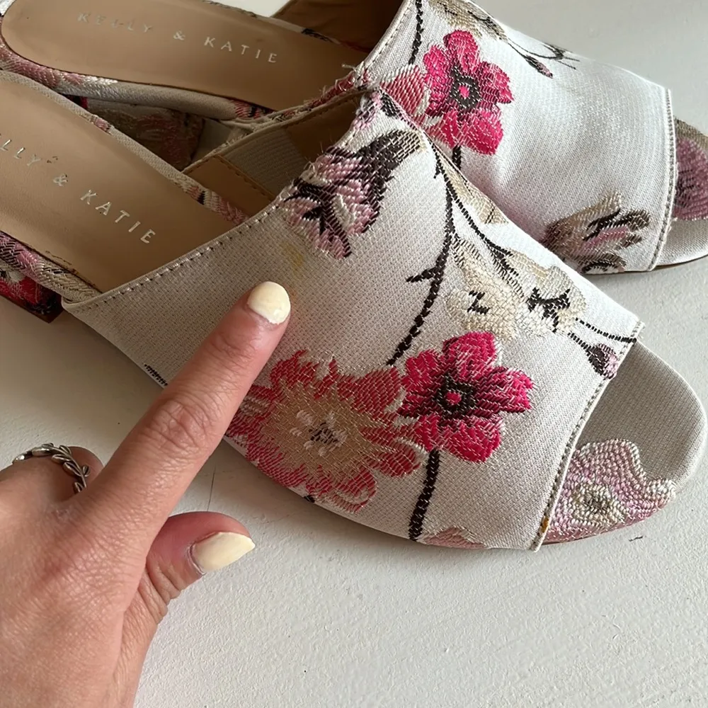 Kelly & Katie Amour Brocade Floral Slip On Mules Size 8 - Image 9
