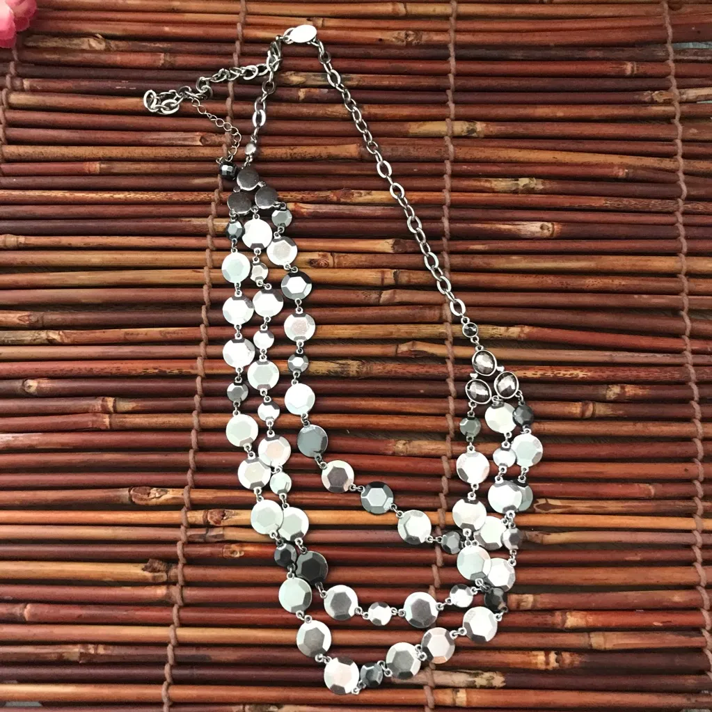 White House Black Silver Tone Disc Market Necklace - Image 5