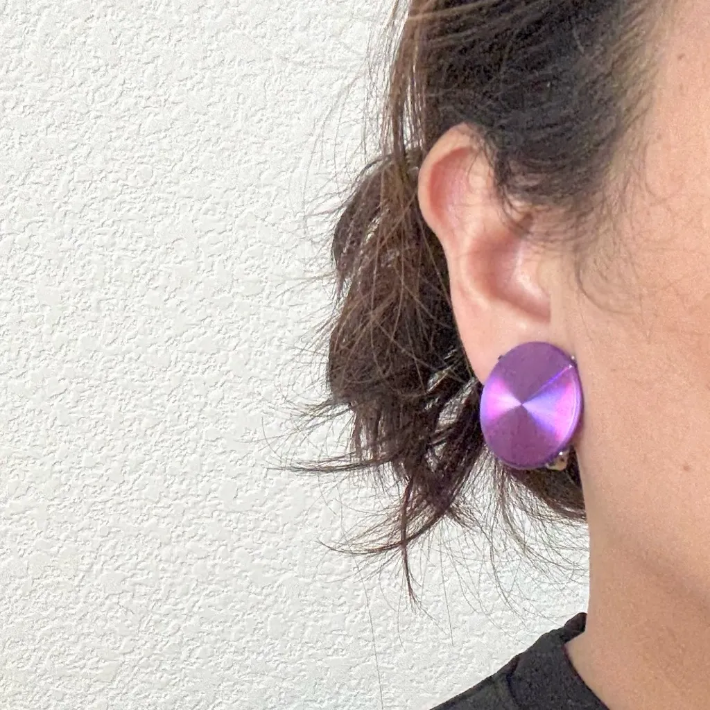 Vintage Jewelerama Holographic Flat Disk Diffraction Jewels Clip On Earrings 9g. Purple - Image 3