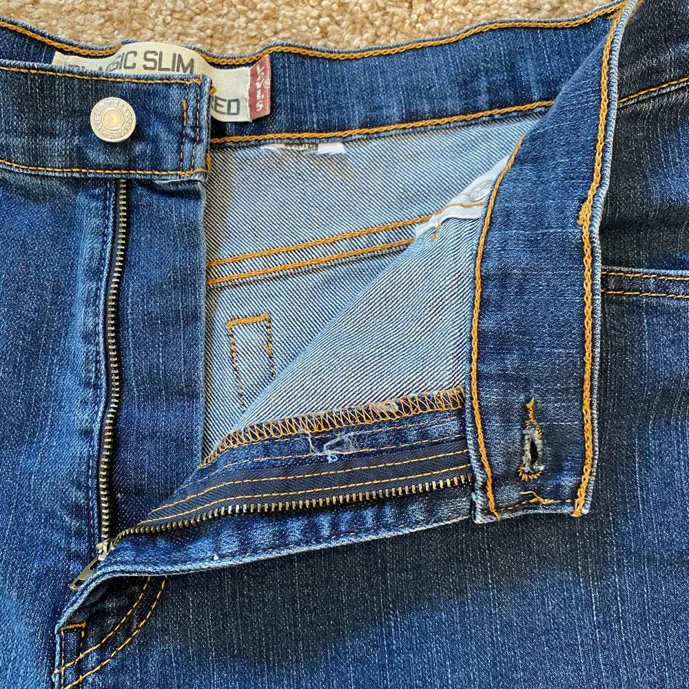 Levi’s High Waisted Cuffed Hem Shorts - Image 4