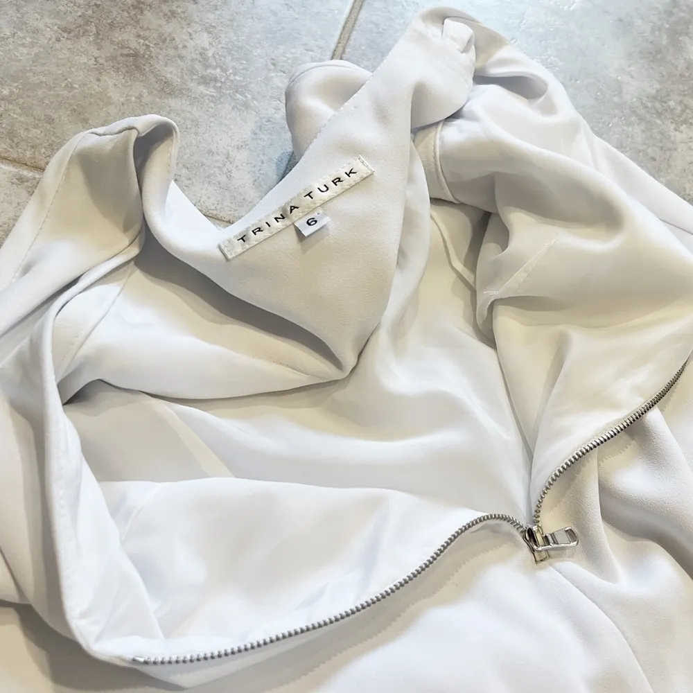 Trina Turk Banning White Crepe Jumpsuit V Neck Zipper Sleeveless White Size 6 - Image 9