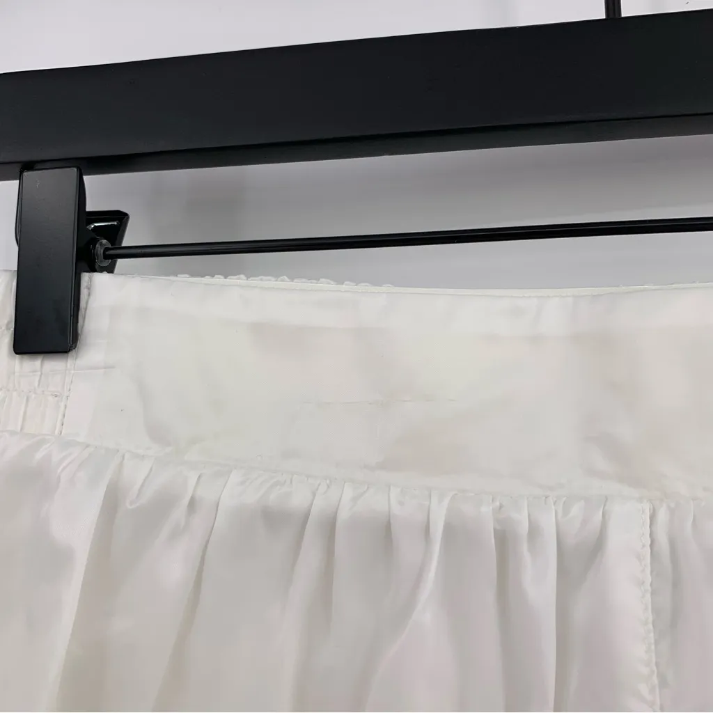 NIKE W NK Tempo Tech Pack Shorts White L - Image 3