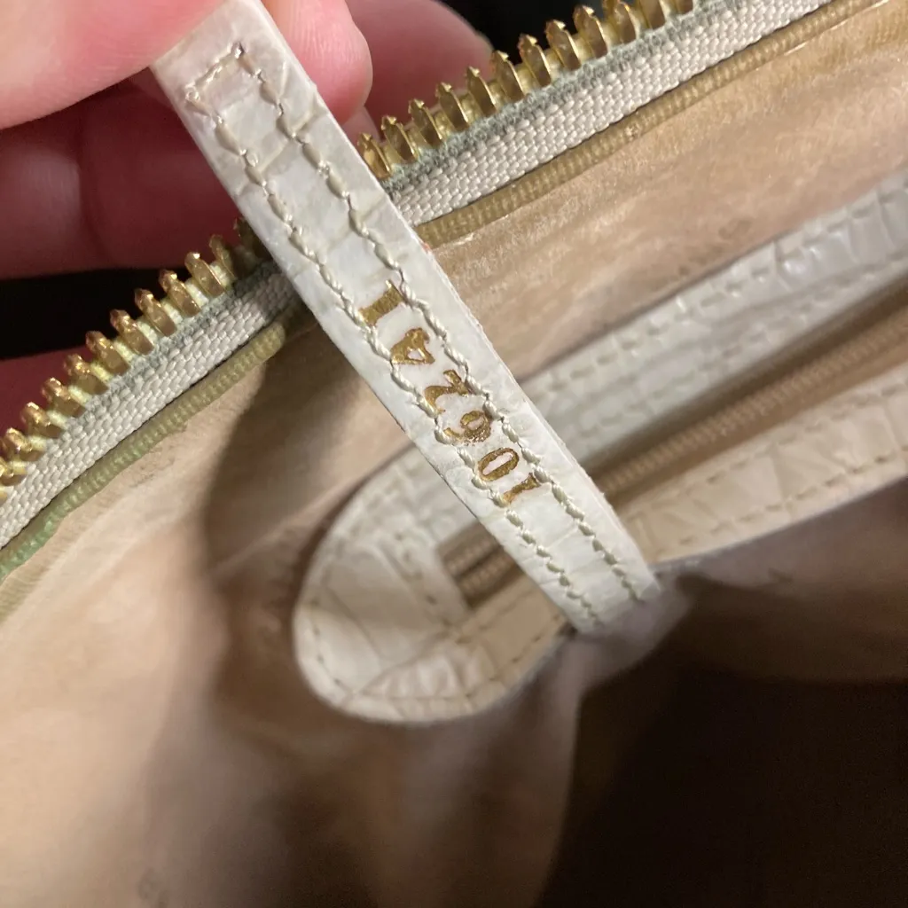 BRAHMIN MELBOURNE  Elegant Cream Crocodile-Embossed Handbag - Image 7