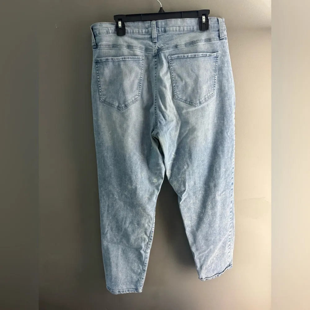 SO ripped mom jeans - Image 2