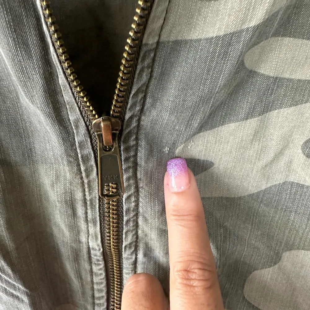 Natural Reflections Camo Chambray Like Ribbed Knit Trim Bomber Jacket Pockets S - Image 10