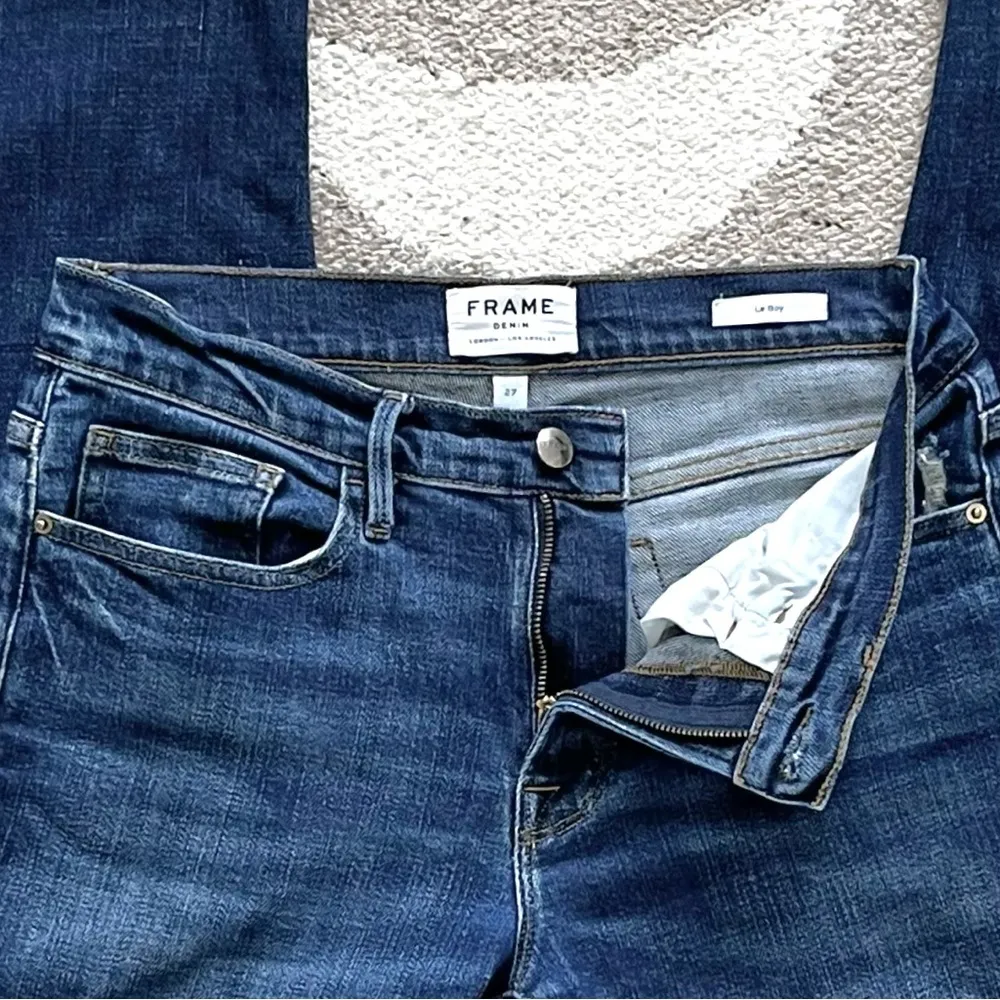 Frame Denim Le Boy Crop Straight Frayed Hem Jeans in Pondview Size 27 - Image 10